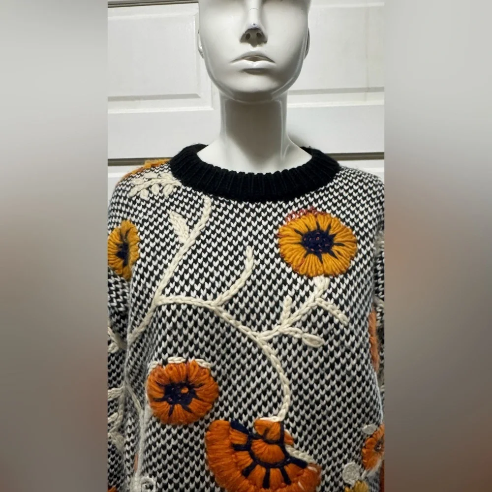 Tory Burch 100% Wool Made in Peru Black and Orange Floral Sweater S Small